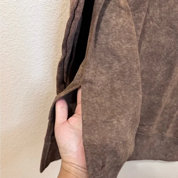 Brown Oversized Sweatshirt – New With Tags - Picture 6 of 9